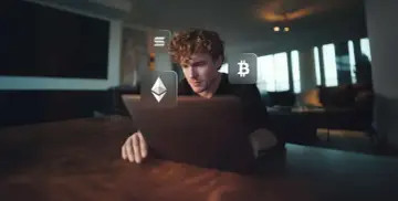 Młody mężczyzna przy laptopie, otoczony ikonami kryptowalut, uczy się, jak zacząć inwestować w Bitcoin i Ethereum.